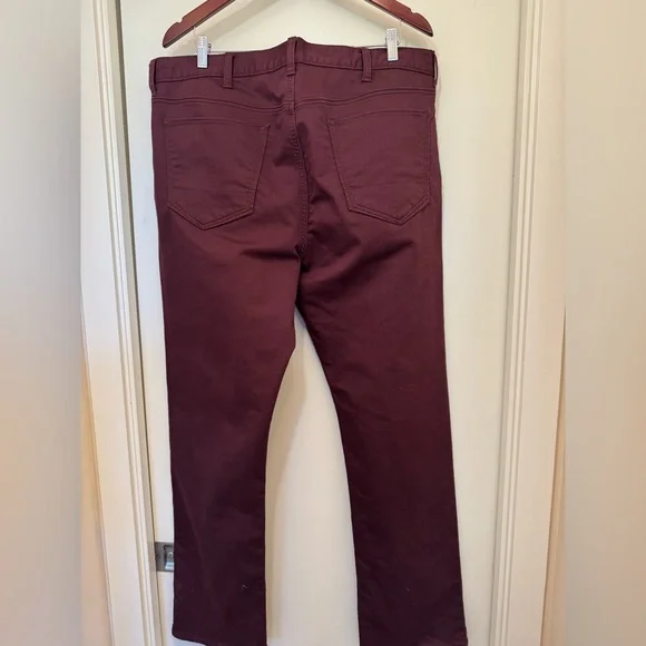 Men's Burgundy banana republic chino pants 38x32 - Picture 2 of 3